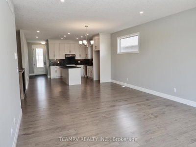 11 Sycamore Drive • Tillsonburg, ON photo 6