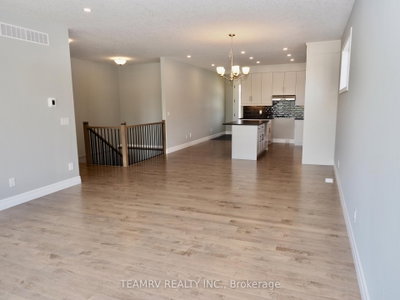 11 Sycamore Drive • Tillsonburg, ON photo 7