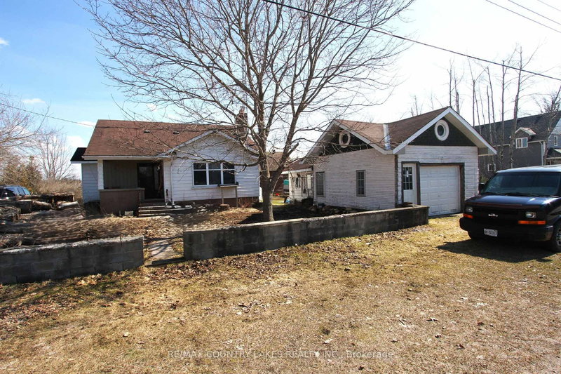 home for sale on 21 Richmond Street W