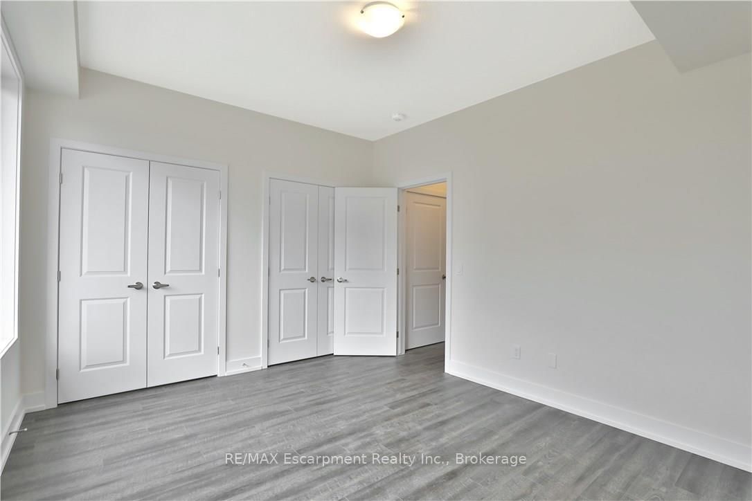 261 Skinner Road, Unit 8 - Photo 16