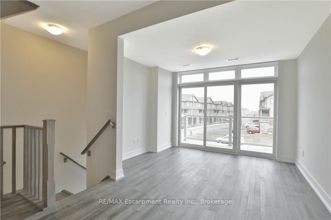 261 Skinner Road, Unit 8 - Photo 6