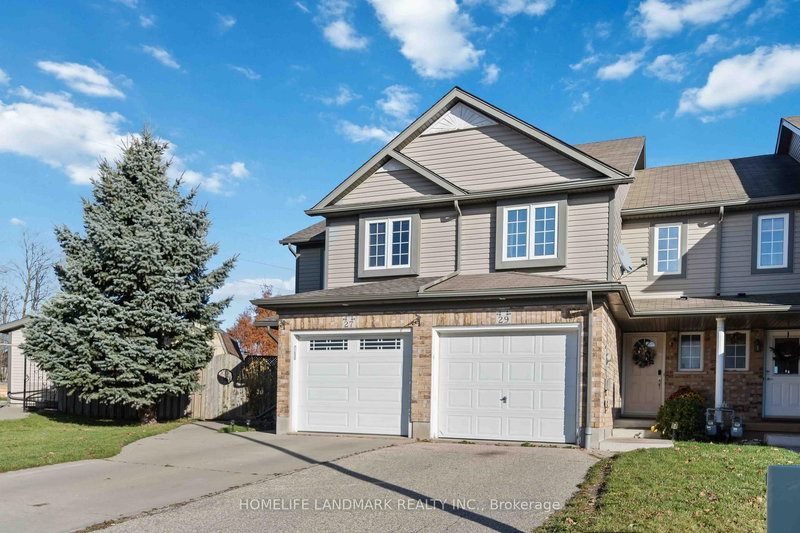 27 Red Clover Cres, Kitchener, N2E 4G8 | Image 2