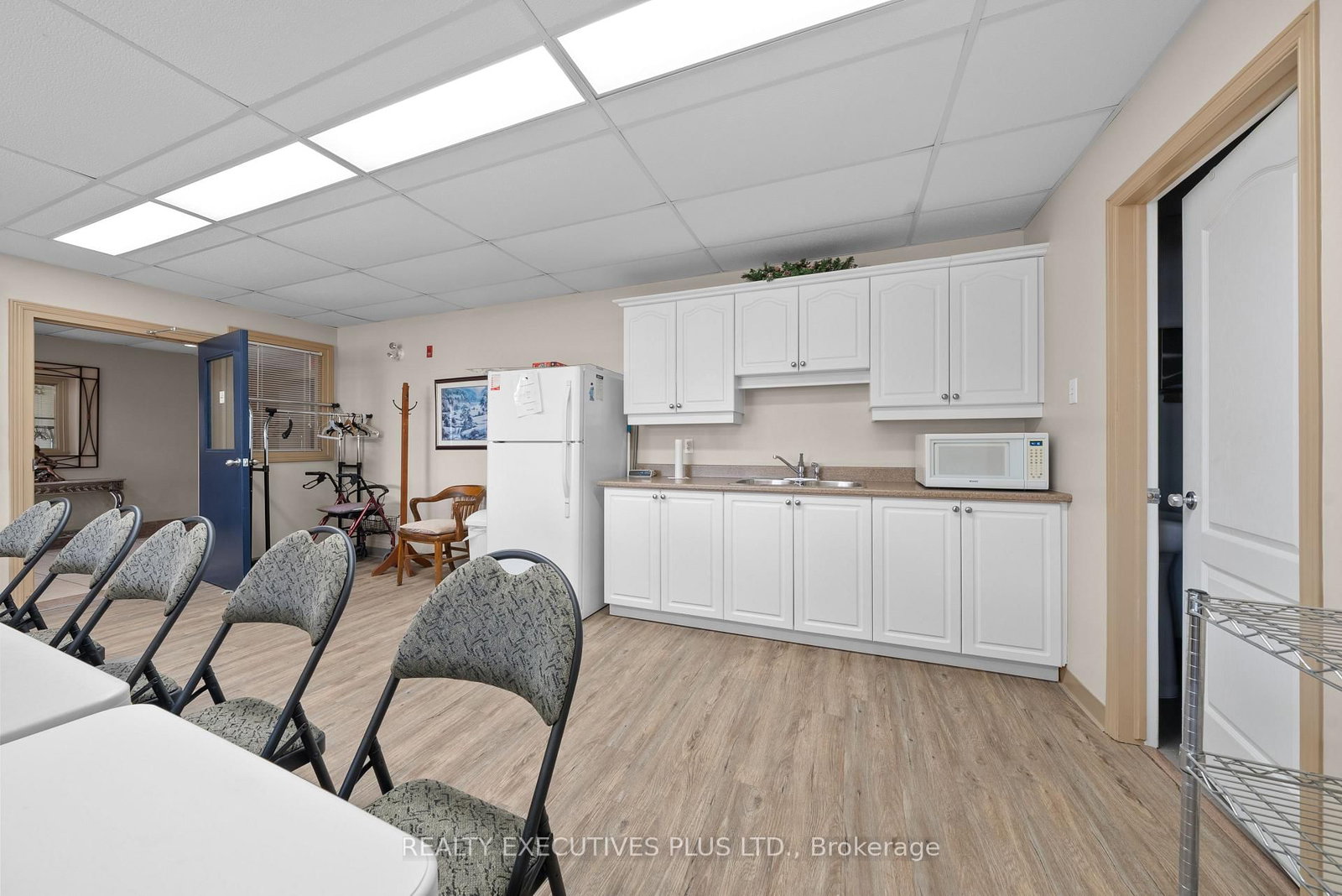 2921 Laurier Street, Unit 407 - Photo 34