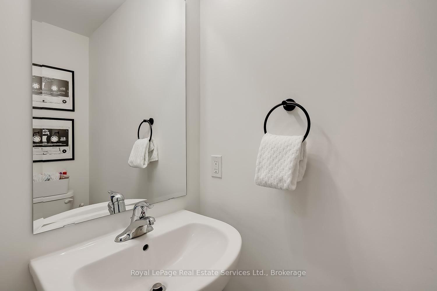 383 Dundas Street E, Unit 34 - Photo 24