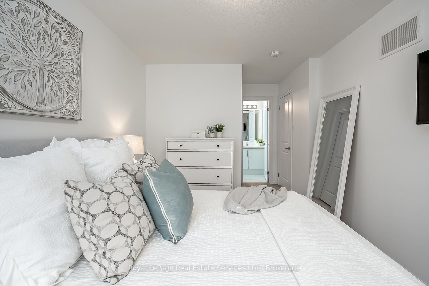 383 Dundas Street E, Unit 34 - Photo 27