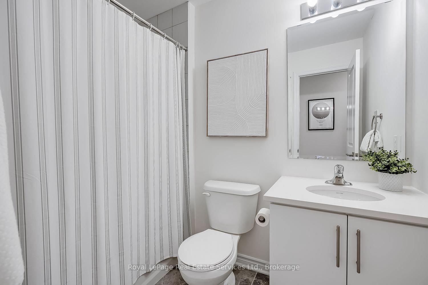 383 Dundas Street E, Unit 34 - Photo 36