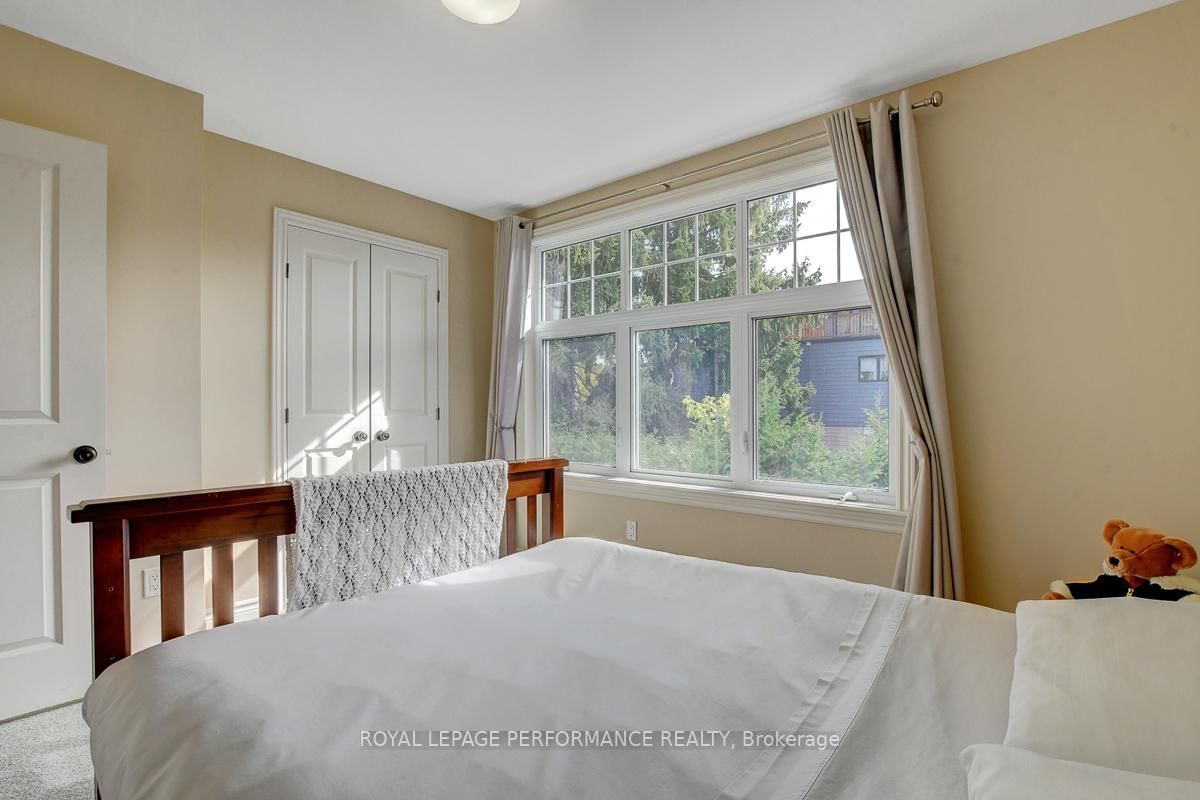 318 Iona Street - Photo 17