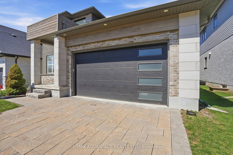 164 - 1061 Eagletrace Dr, London North, N6G 0T3 | Image 2