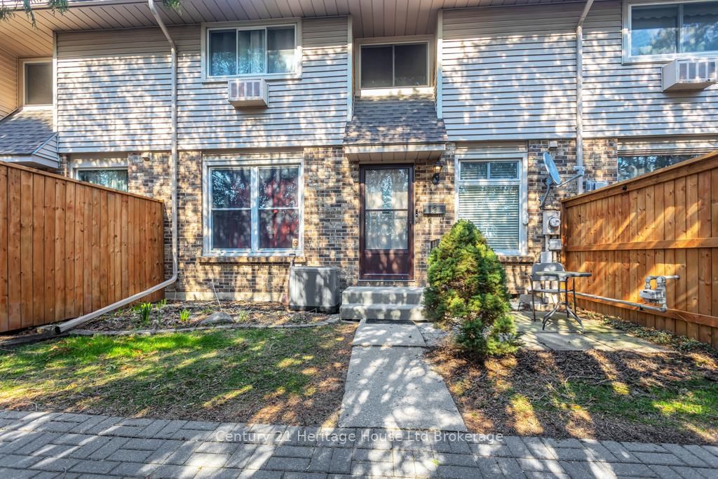 1 Lamers Court • #18 • Tillsonburg, ON photo 1