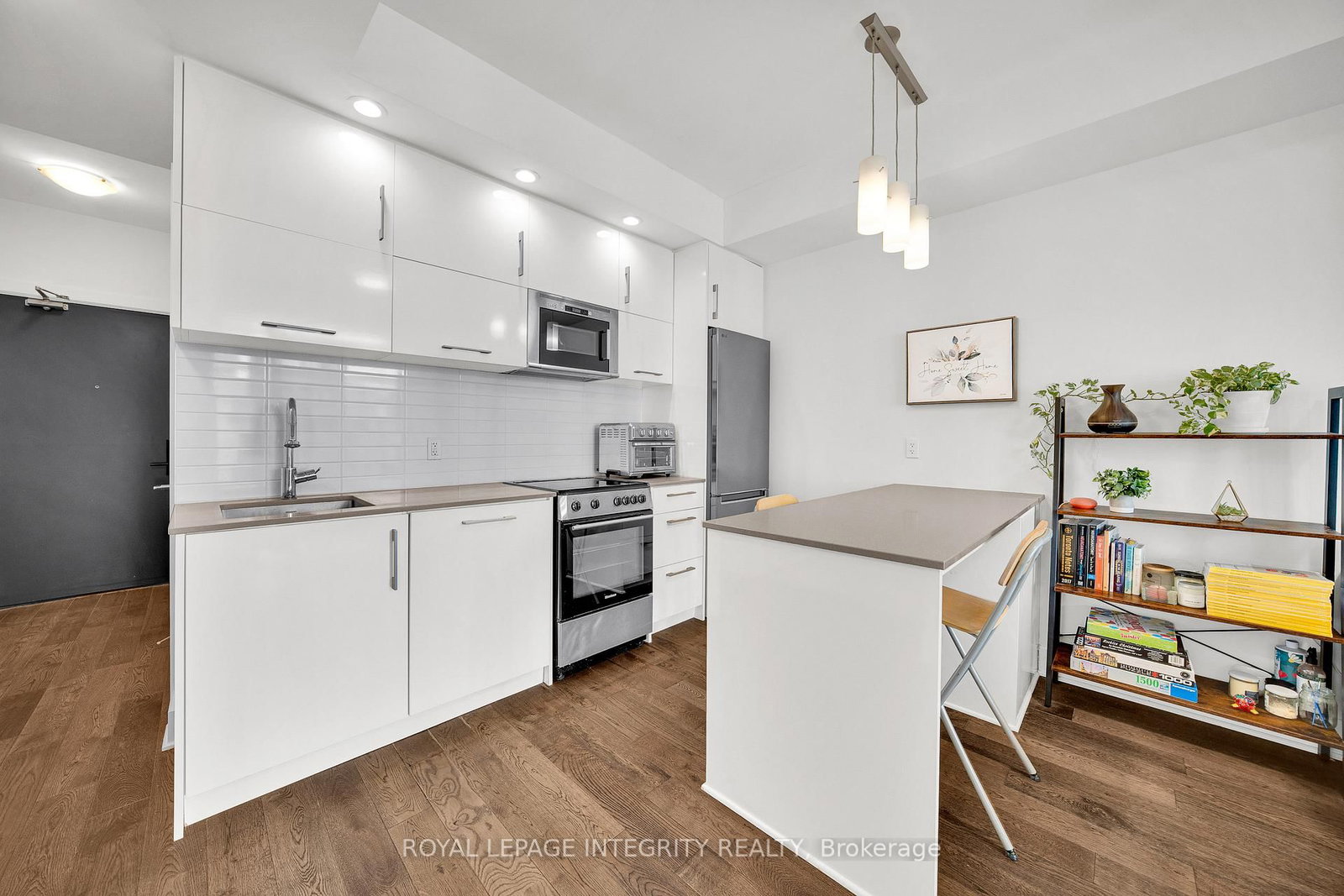 255 Bay Street, Unit #604 - Photo 14