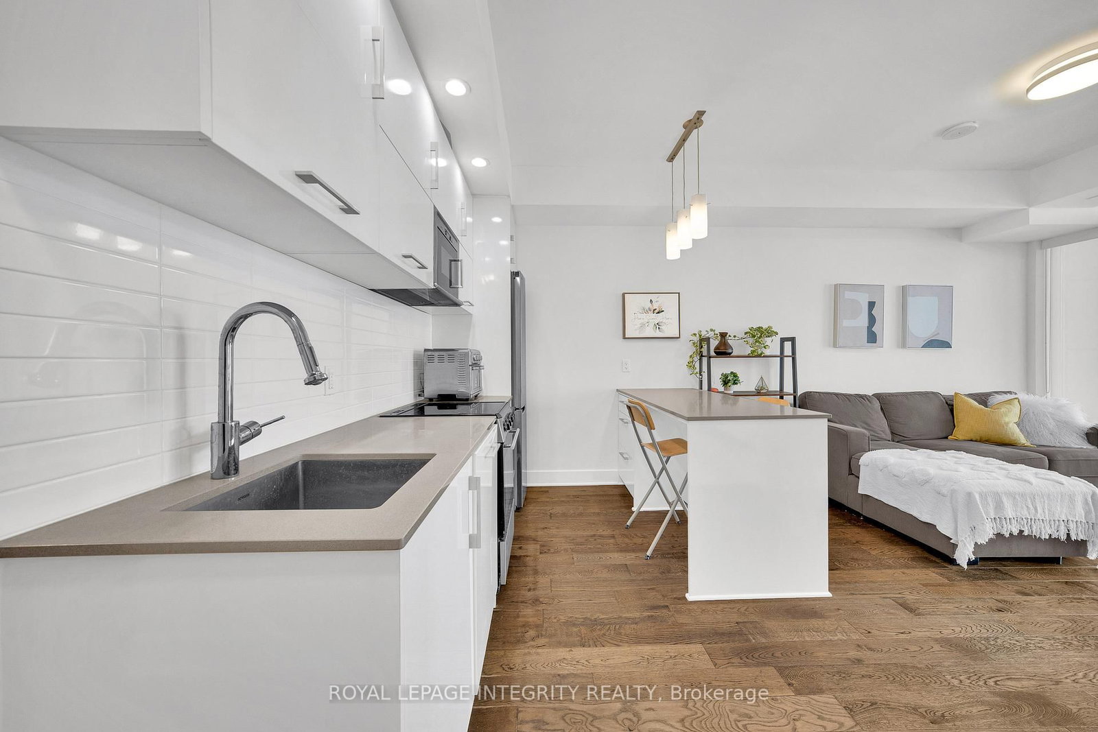 255 Bay Street, Unit #604 - Photo 15