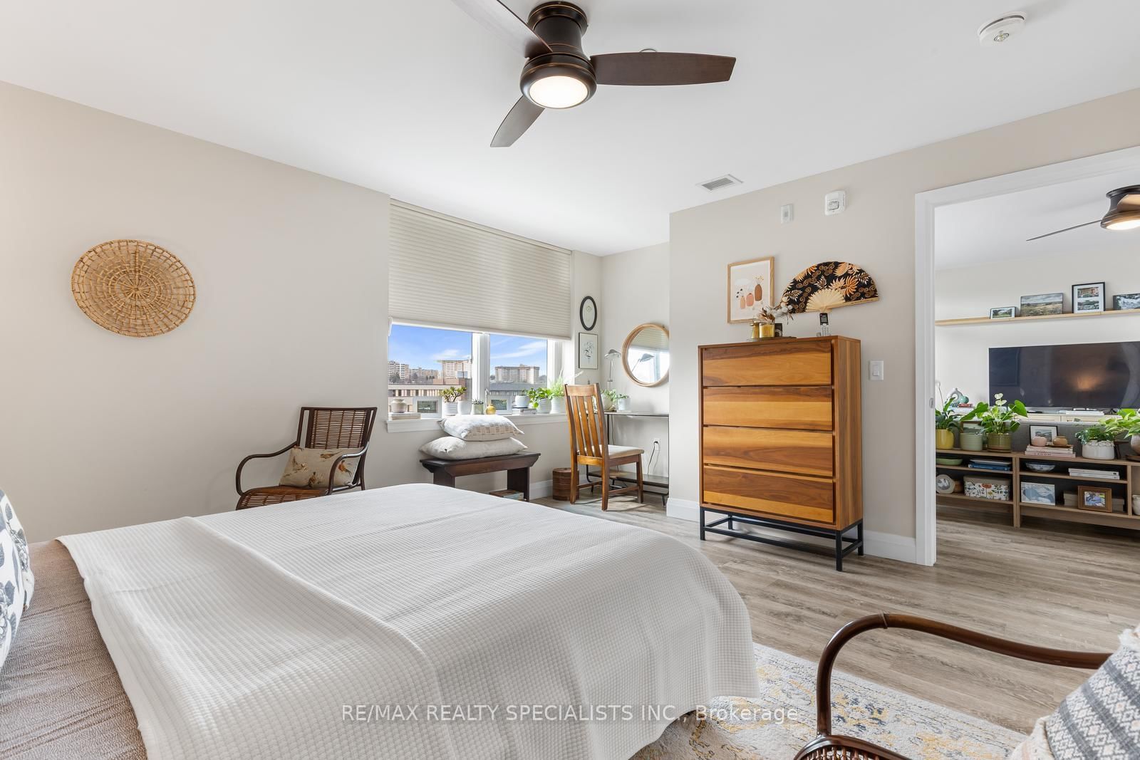 1 Redfern Avenue, Unit 309 - Photo 14