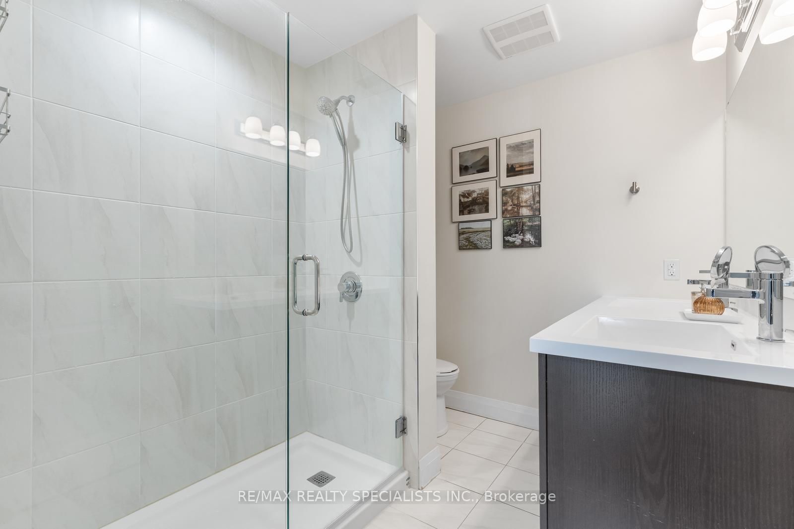 1 Redfern Avenue, Unit 309 - Photo 17