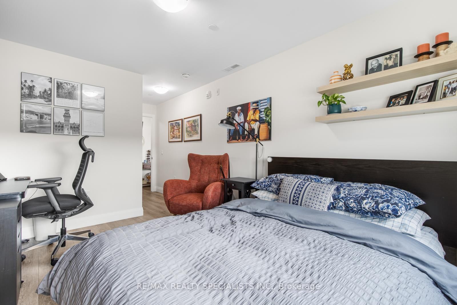 1 Redfern Avenue, Unit 309 - Photo 20