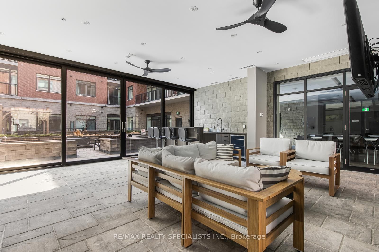 1 Redfern Avenue, Unit 309 - Photo 29