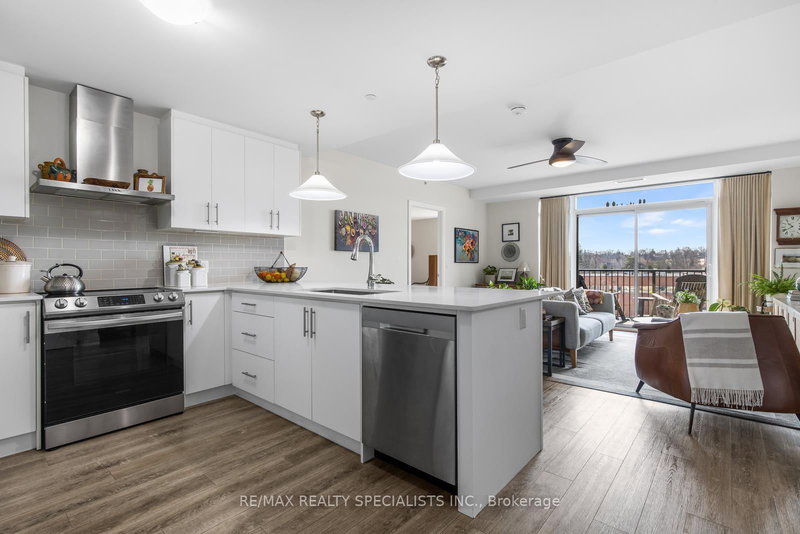 309 - 1 Redfern Ave, Hamilton, L9C 0E6 | Image 3