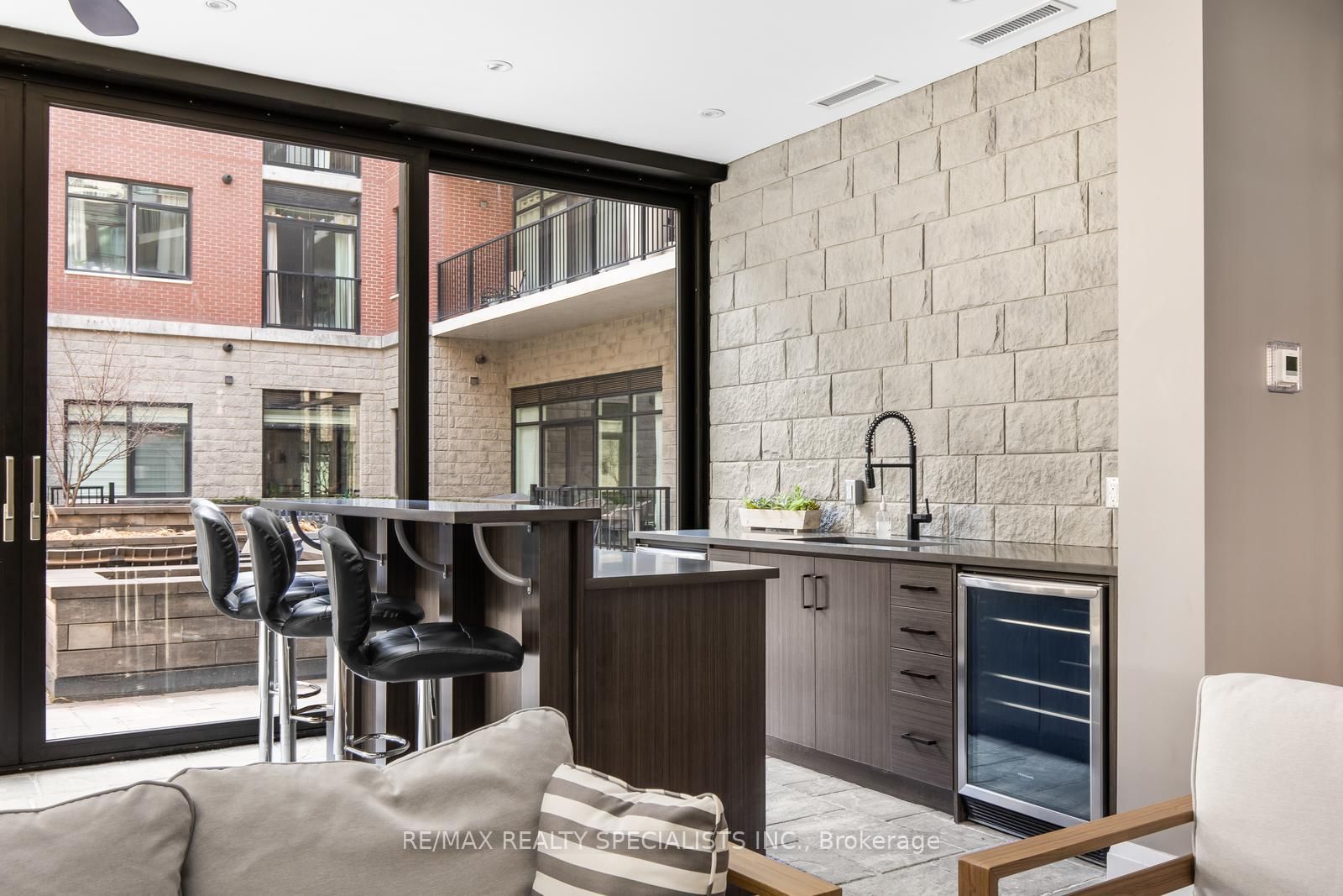 1 Redfern Avenue, Unit 309 - Photo 30