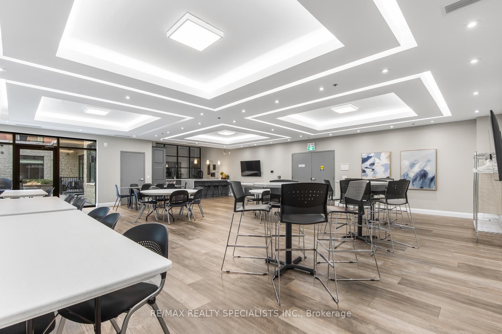 1 Redfern Avenue, Unit 309 - Photo 31