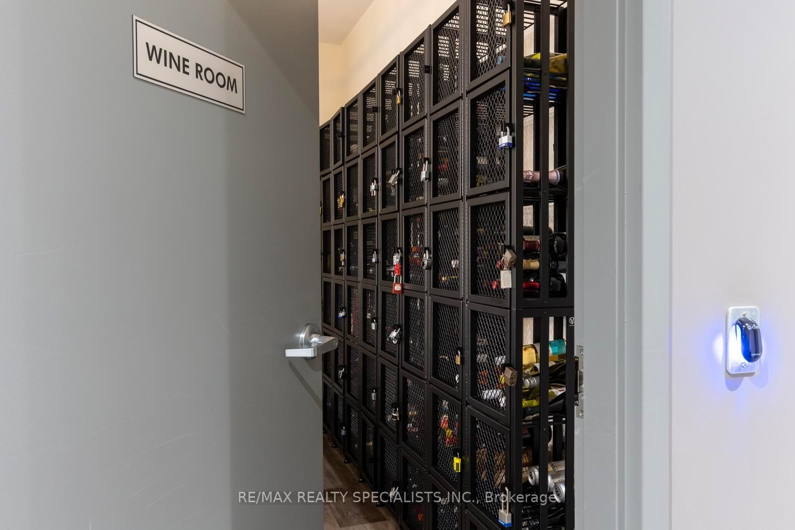 1 Redfern Avenue, Unit 309 - Photo 33