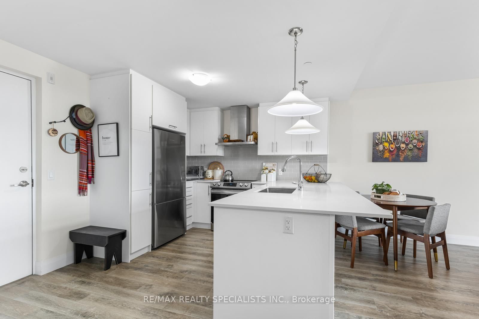 1 Redfern Avenue, Unit 309 - Photo 6