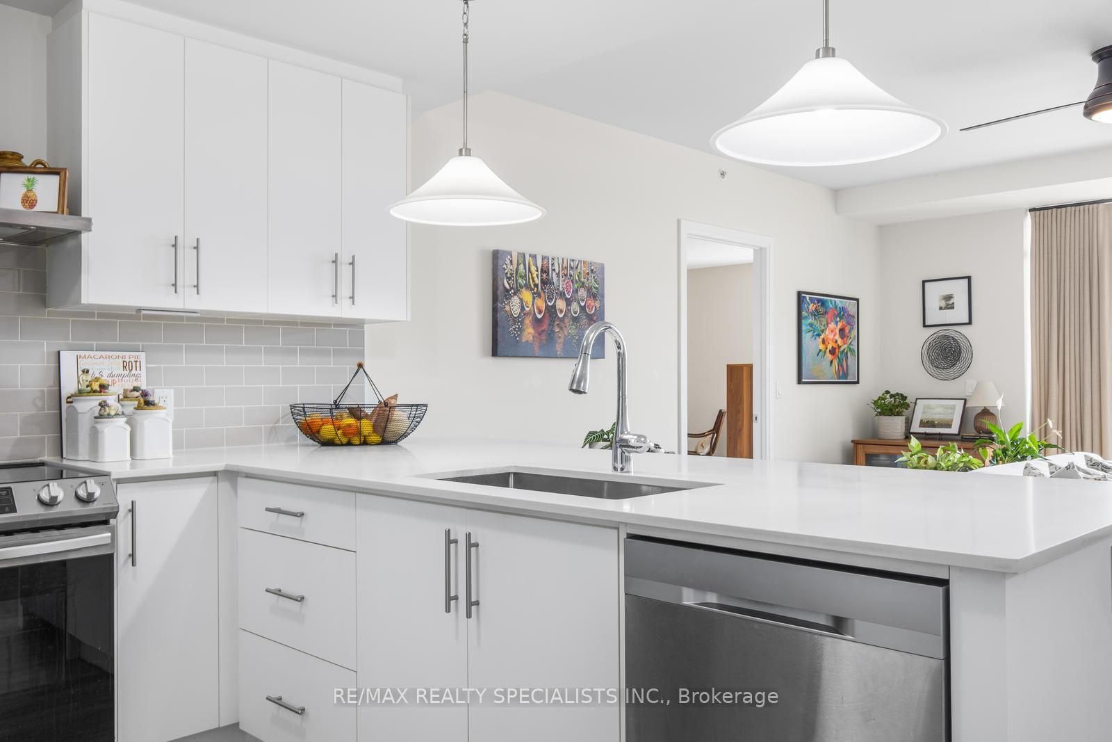 1 Redfern Avenue, Unit 309 - Photo 7