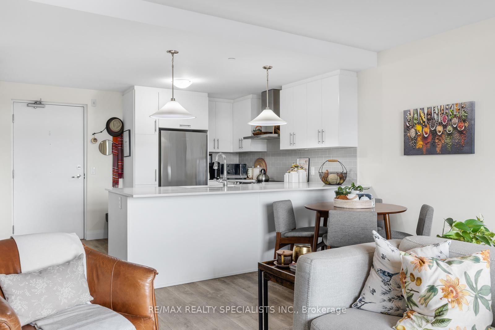 1 Redfern Avenue, Unit 309 - Photo 8