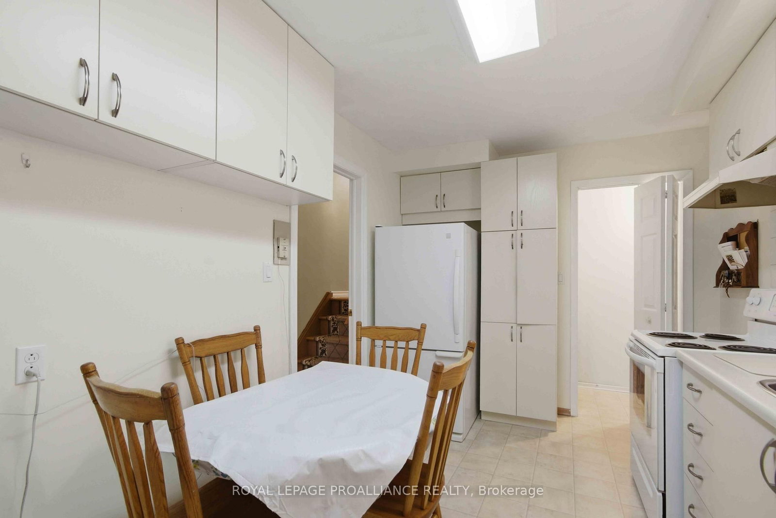 Detached House for sale at 21 Miron Road, Quinte West, Ontario, K8V 3H9 - Trenton Ward - MLS: X12984170