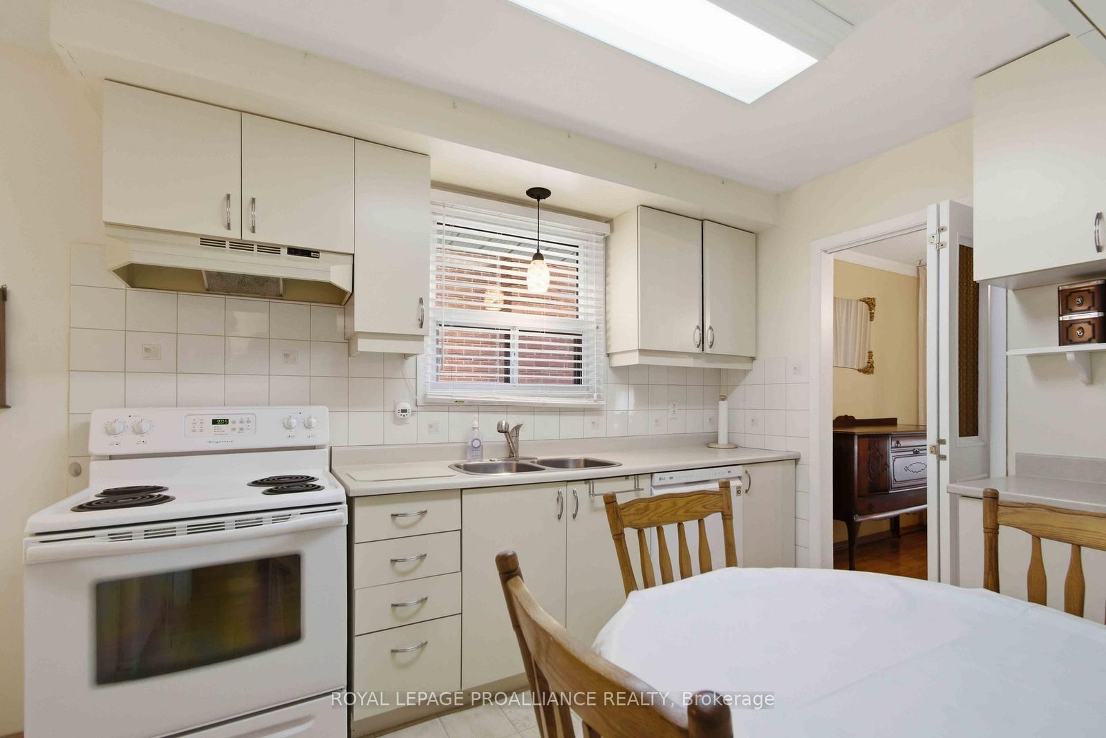 Detached House for sale at 21 Miron Road, Quinte West, Ontario, K8V 3H9 - Trenton Ward - MLS: X12984170