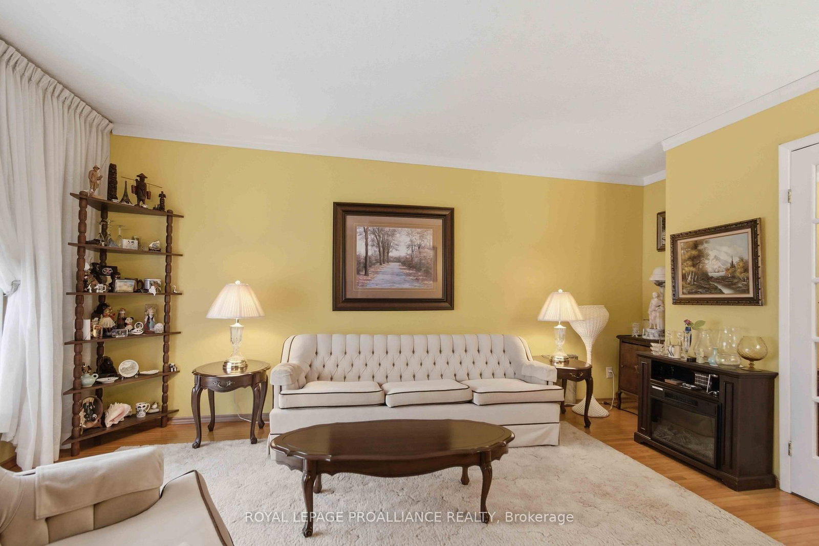 Detached House for sale at 21 Miron Road, Quinte West, Ontario, K8V 3H9 - Trenton Ward - MLS: X12984170