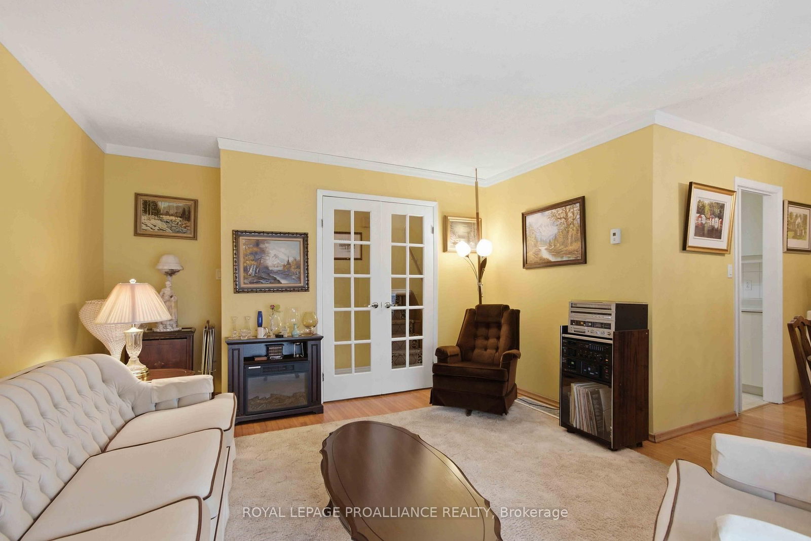 Detached House for sale at 21 Miron Road, Quinte West, Ontario, K8V 3H9 - Trenton Ward - MLS: X12984170