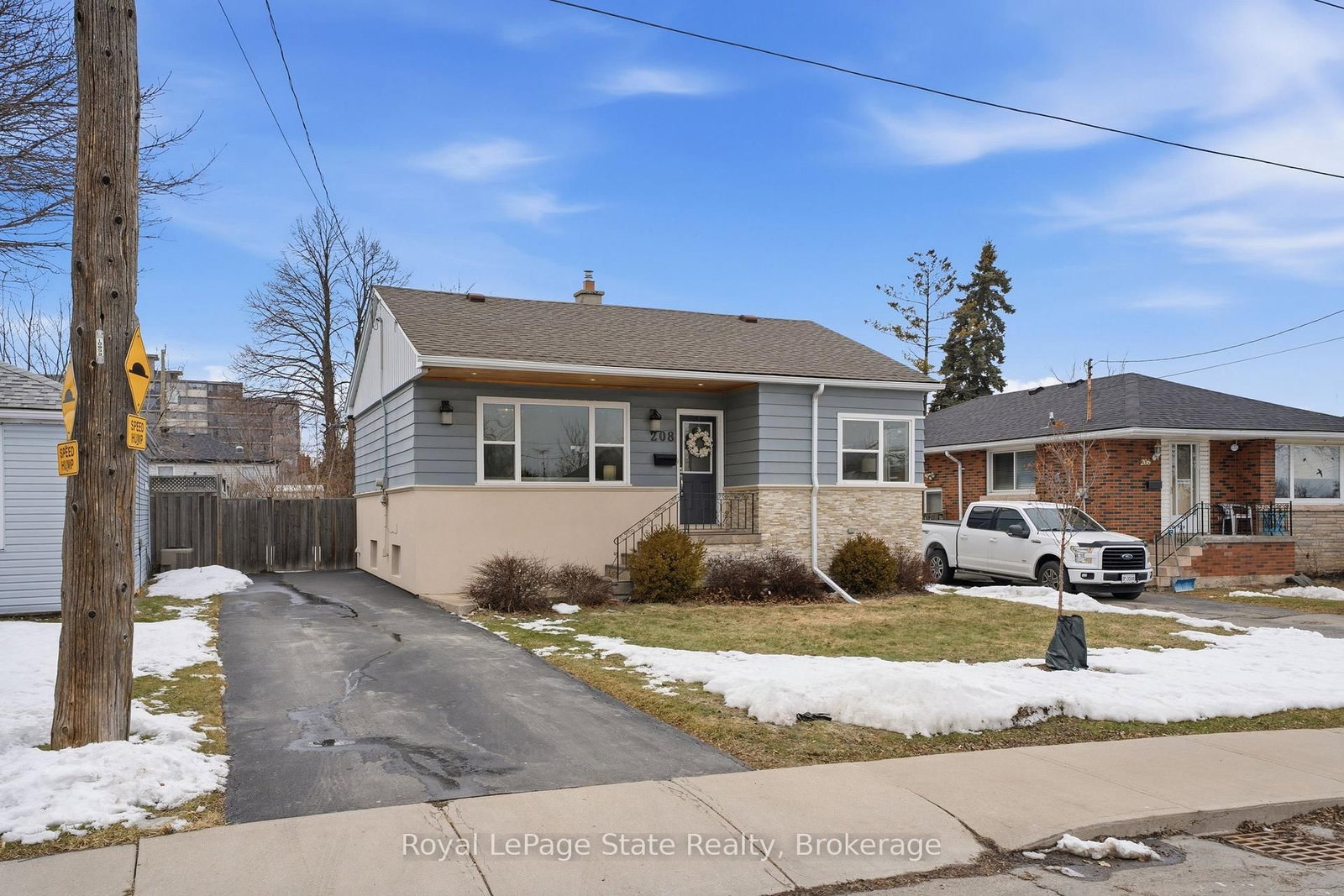 Detached House for sale at 208 East 44th Street, Hamilton, Ontario, L8T 3H6 - Hampton Heights - MLS: X12984176