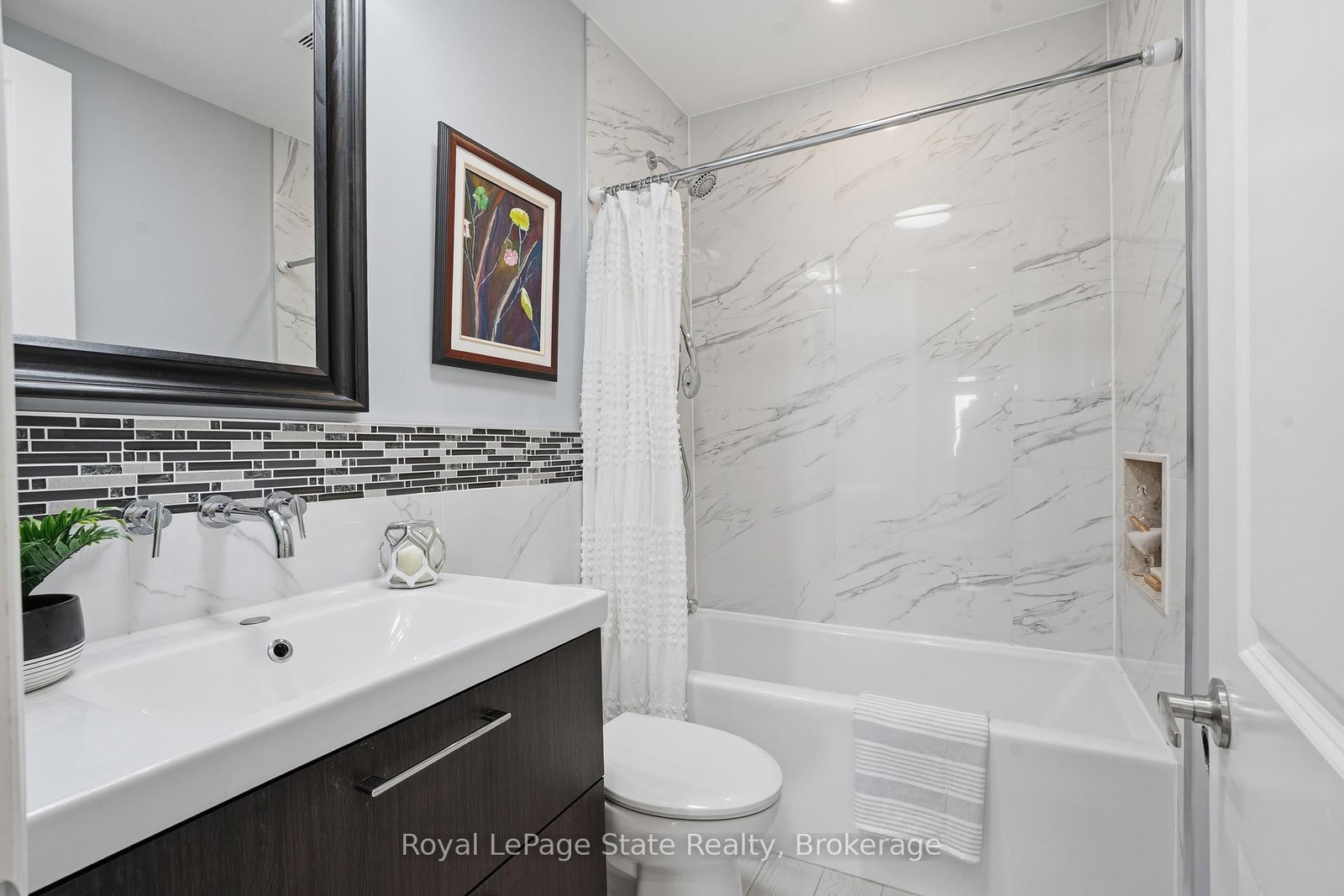 Detached House for sale at 208 East 44th Street, Hamilton, Ontario, L8T 3H6 - Hampton Heights - MLS: X12984176