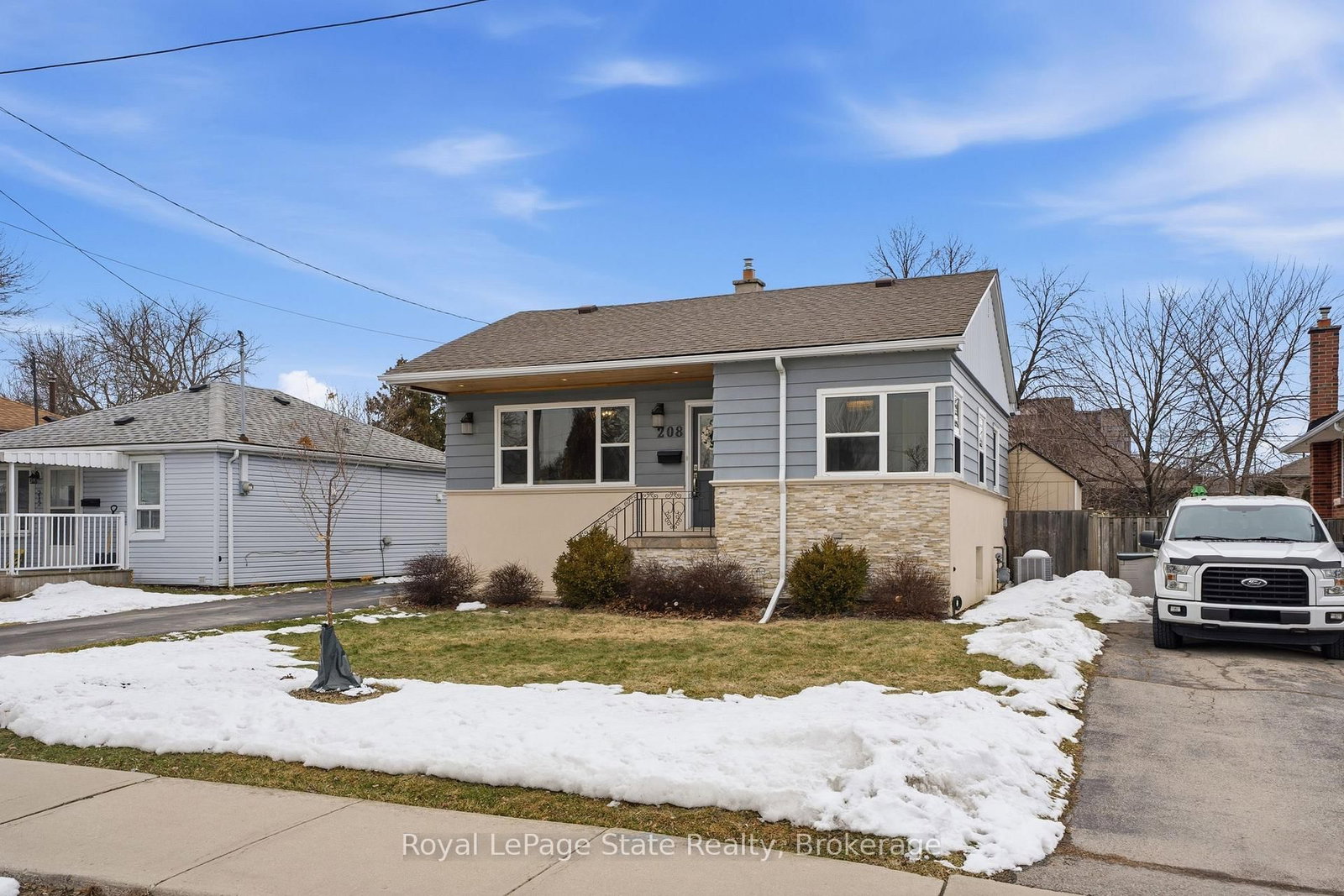 Detached House for sale at 208 East 44th Street, Hamilton, Ontario, L8T 3H6 - Hampton Heights - MLS: X12984176