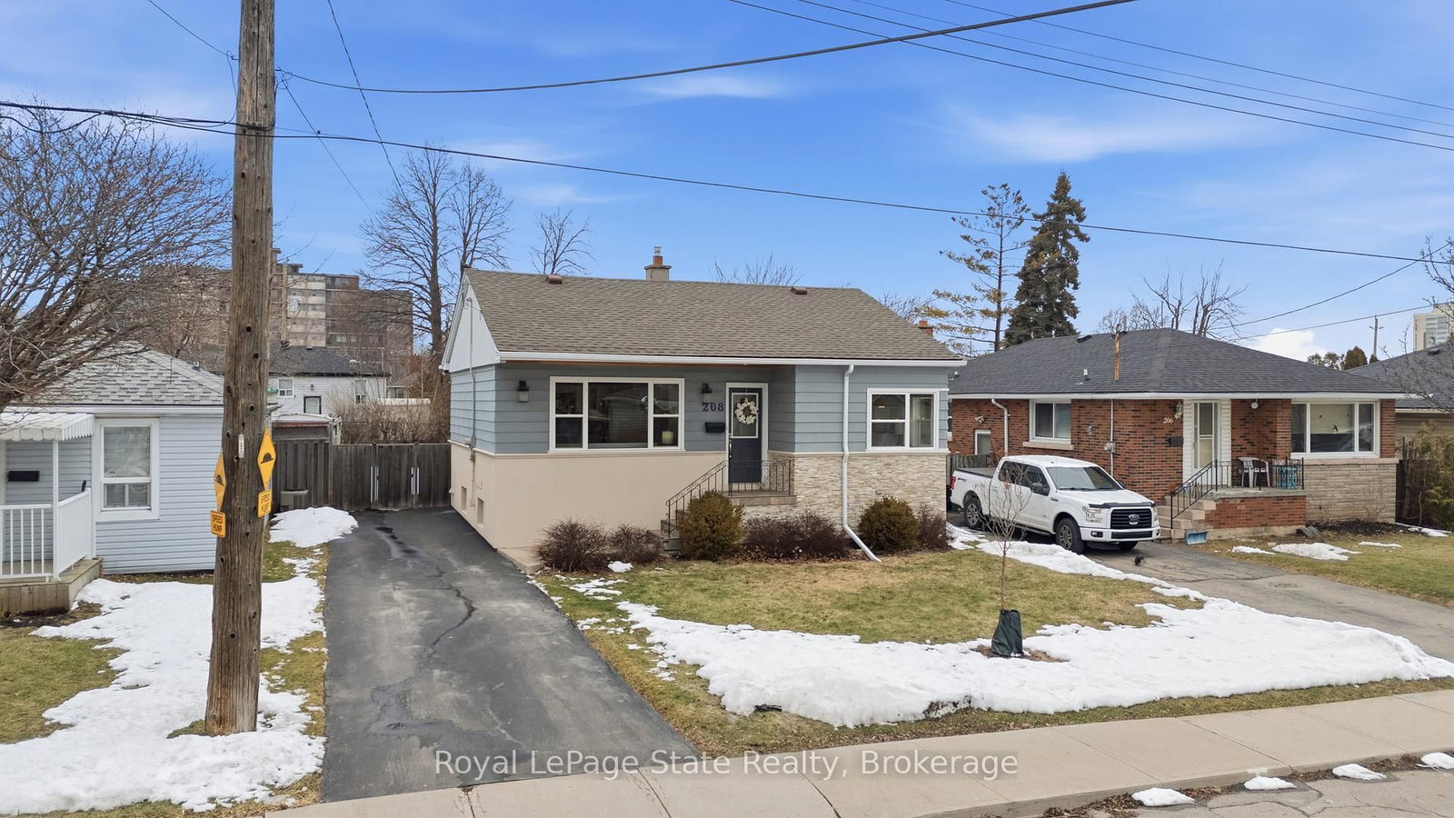 Detached House for sale at 208 East 44th Street, Hamilton, Ontario, L8T 3H6 - Hampton Heights - MLS: X12984176