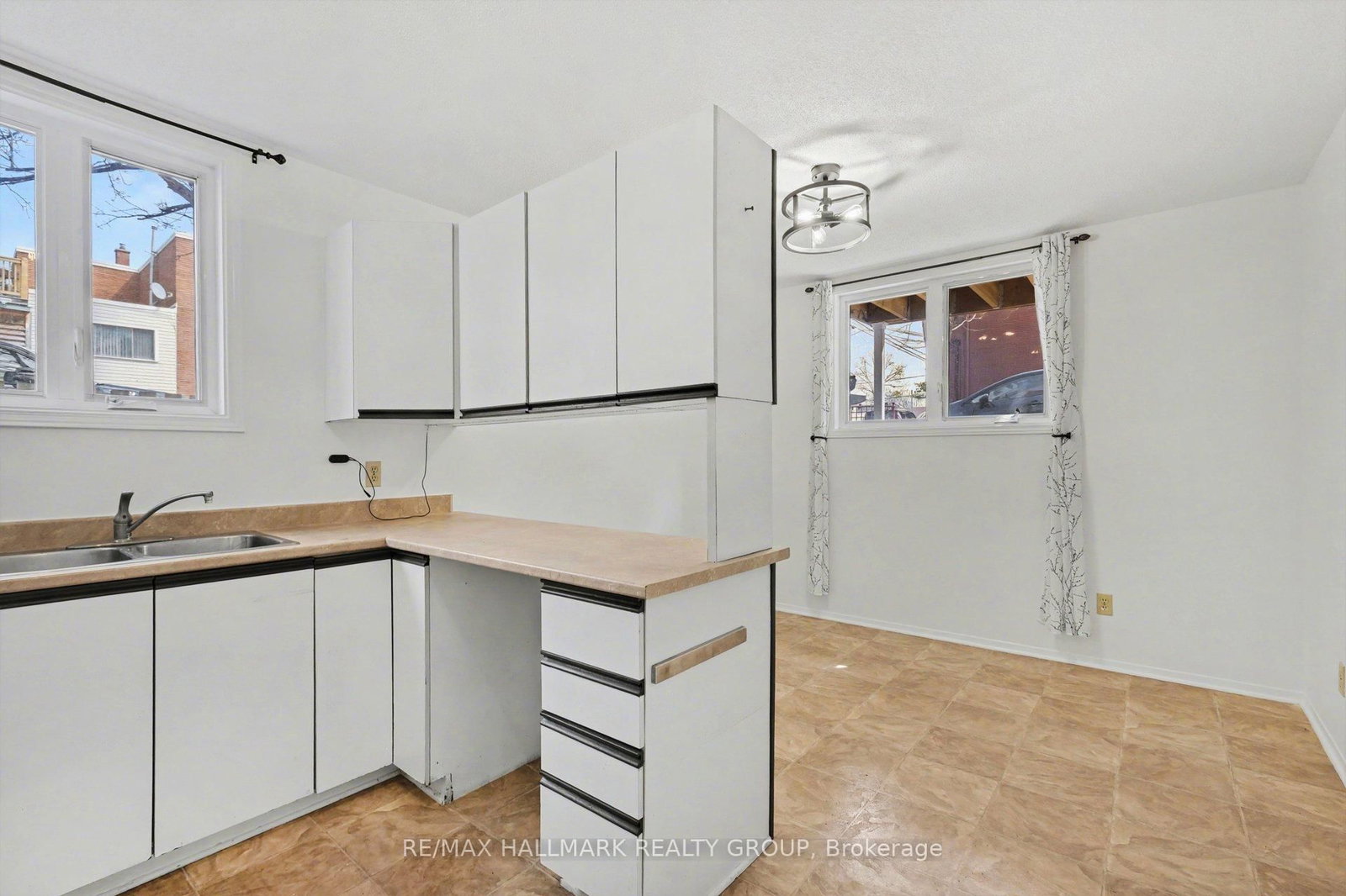 112 Barrette Street, Unit 1 - Photo 7