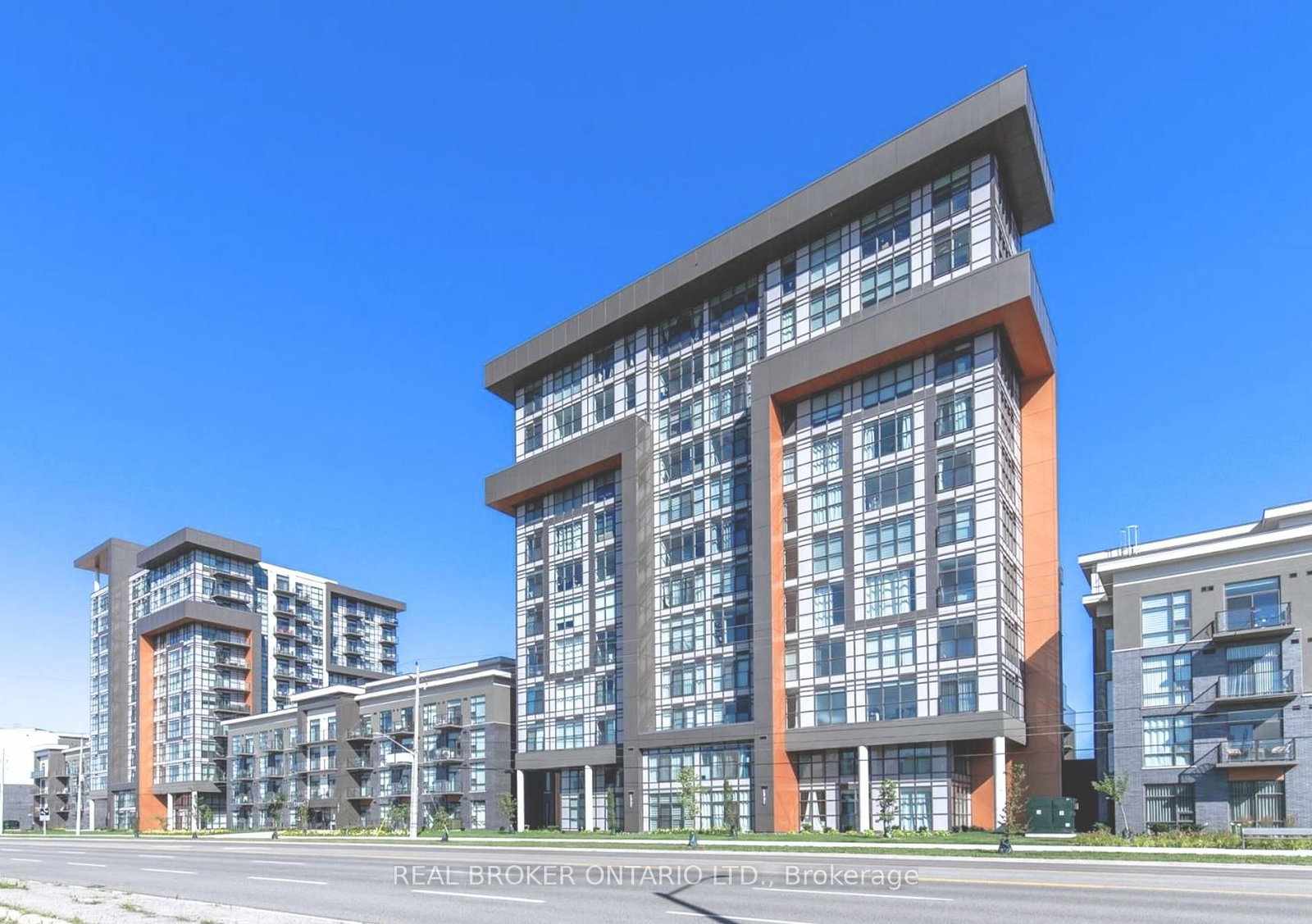 460 Dundas Street E, Unit 117