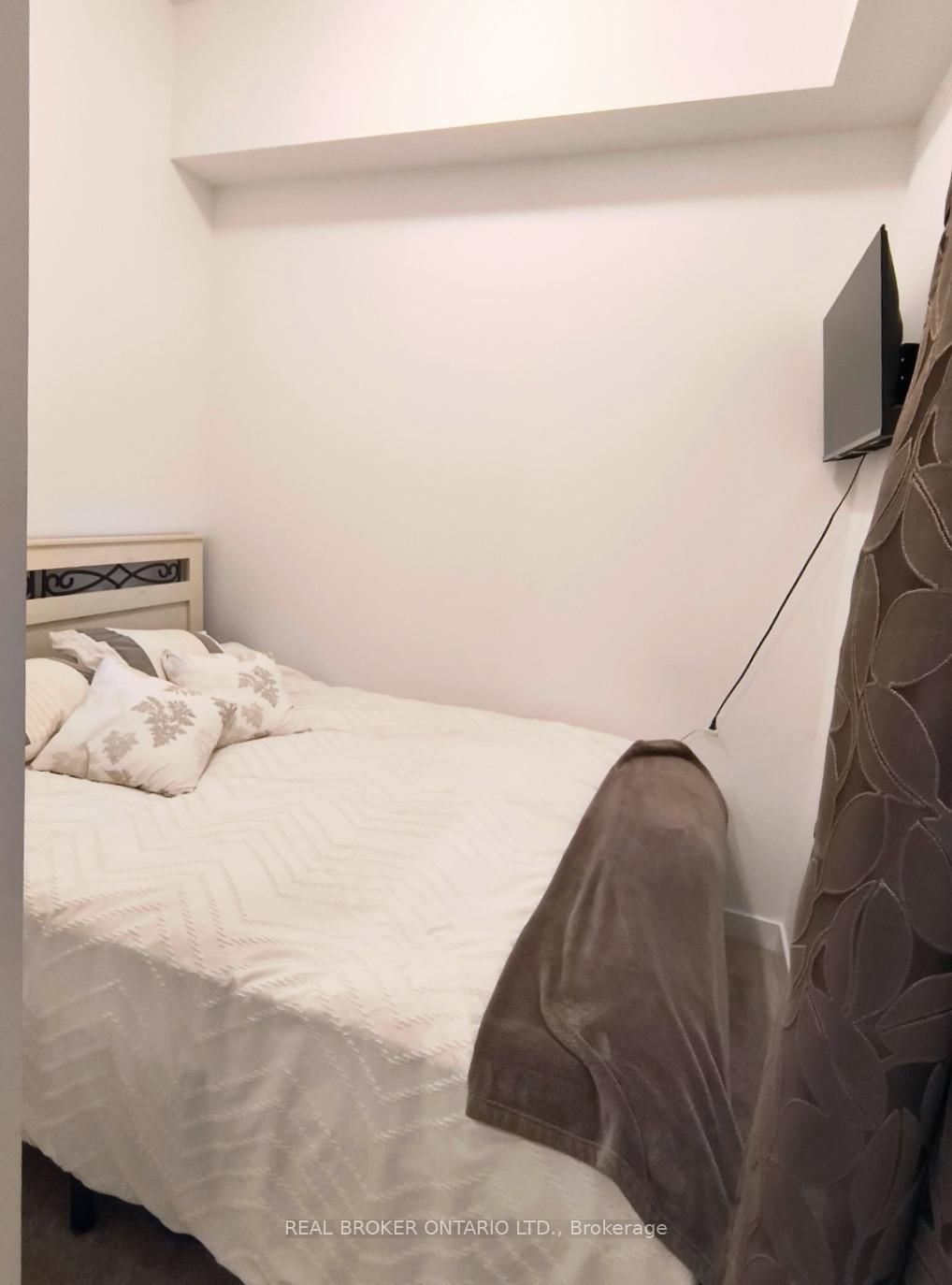 460 Dundas Street E, Unit 117 - Photo 10