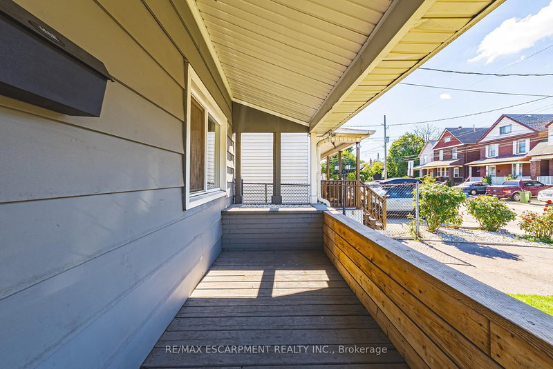 24 Rowanwood St, Hamilton, L8L 7H3 | Image 3