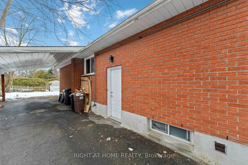 1274 Cobden Rd E, Ottawa, K2C 3A2 | Image 3