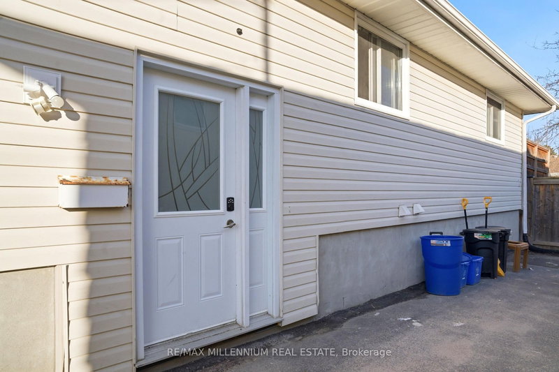 8 PLUMTREE Pl, North Bay, P1A 3Y6 | Image 2