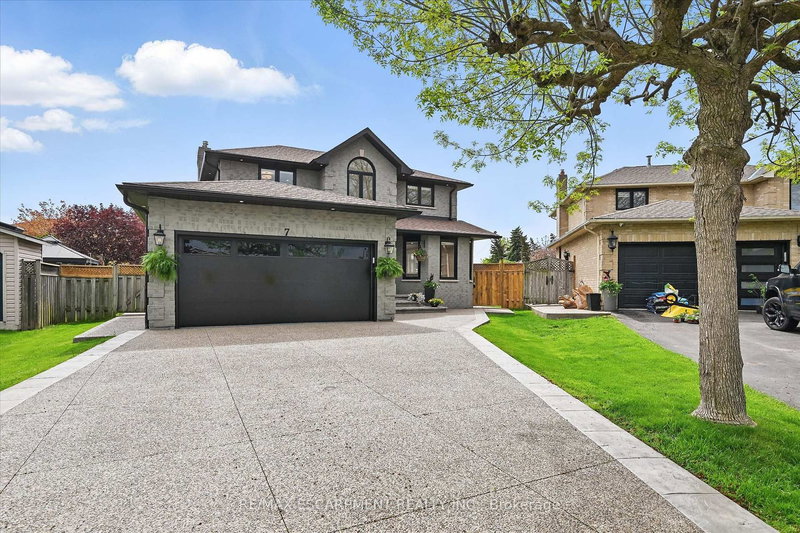 7 Grandview Ave, Hamilton, L8E 5A5 | Image 2