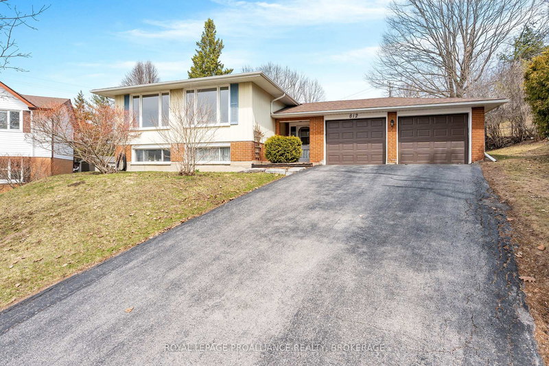 home for sale on 812 Hillside Drive