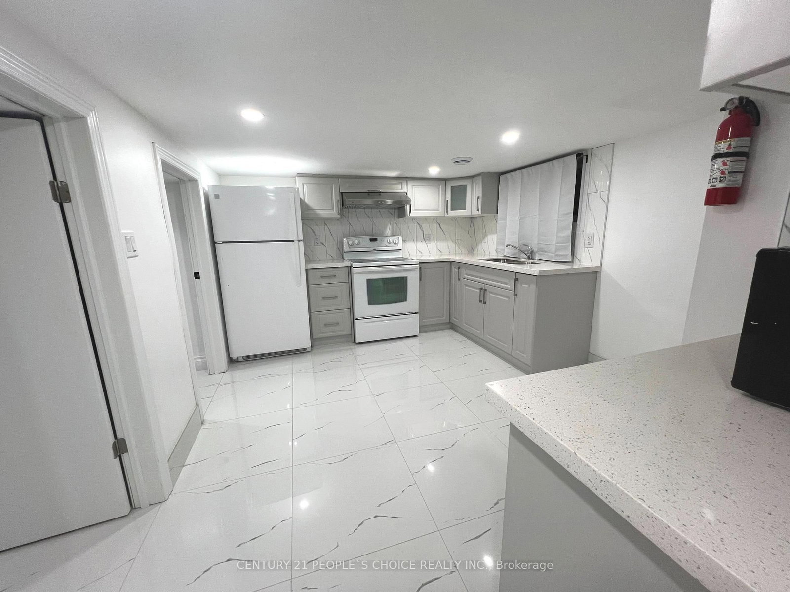 5640 Buchanan Avenue - Photo 10