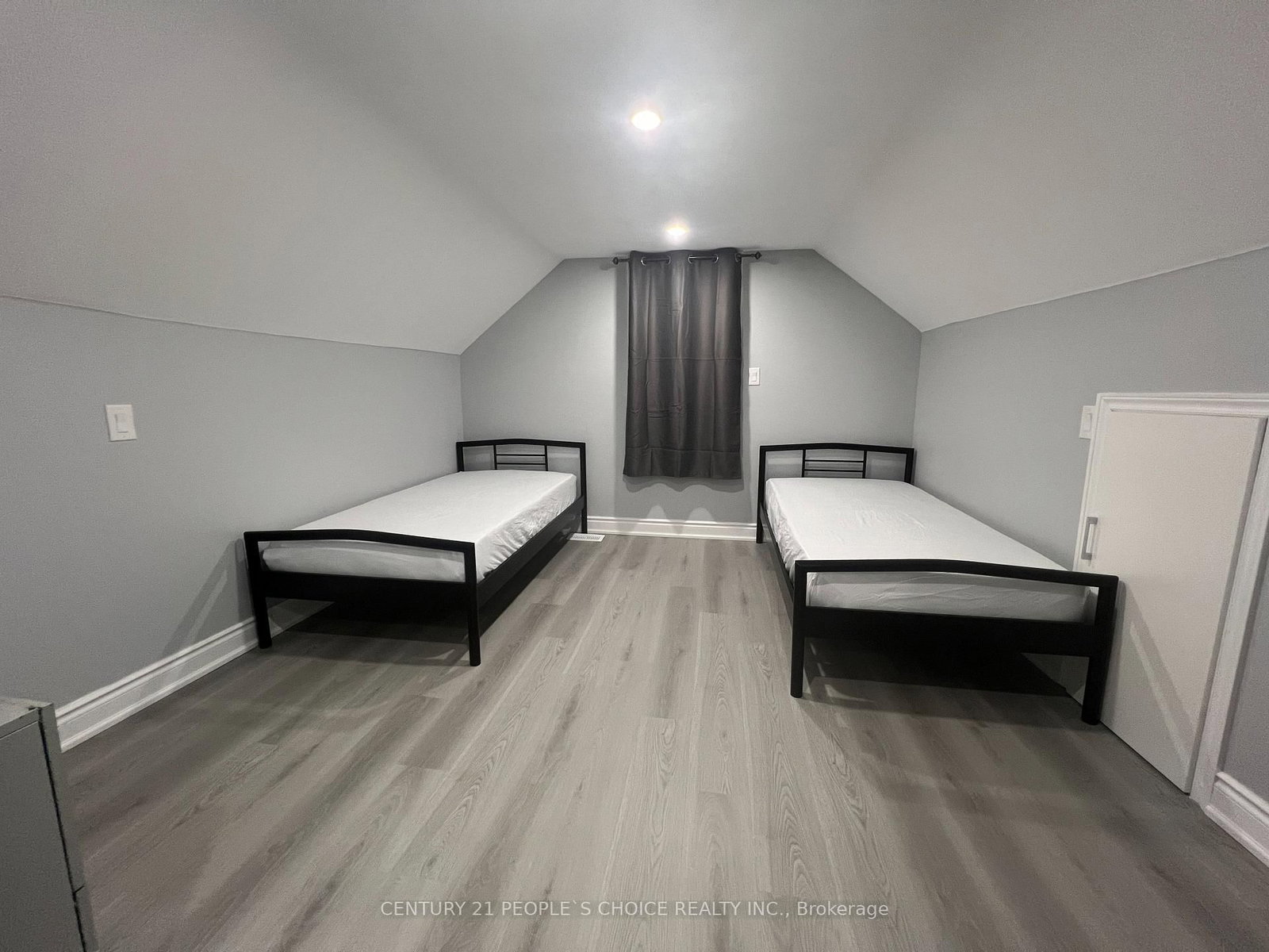 5640 Buchanan Avenue - Photo 12