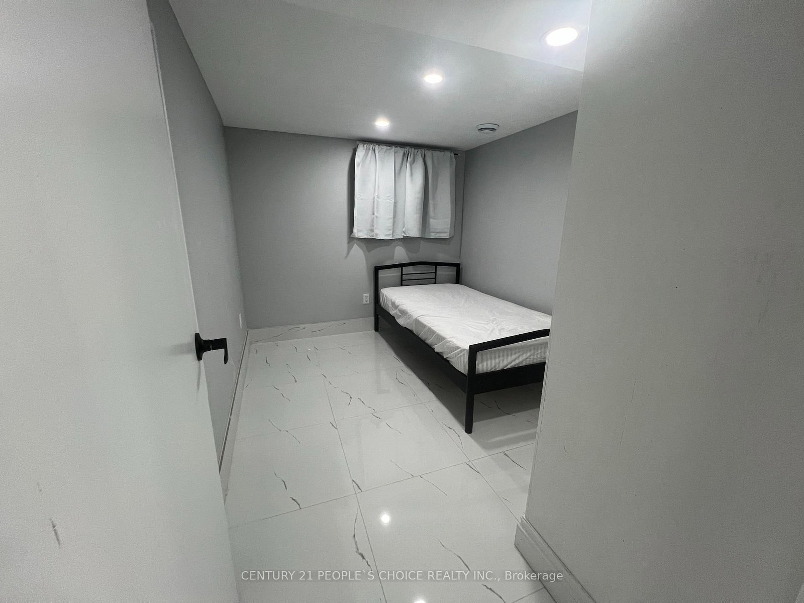 5640 Buchanan Avenue - Photo 14