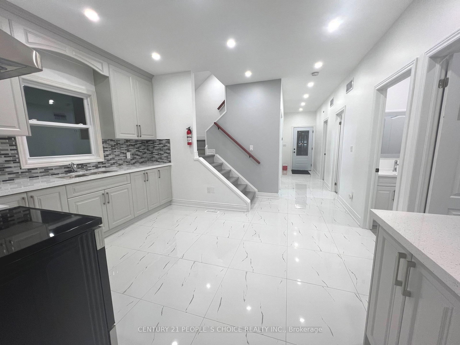 5640 Buchanan Avenue - Photo 5