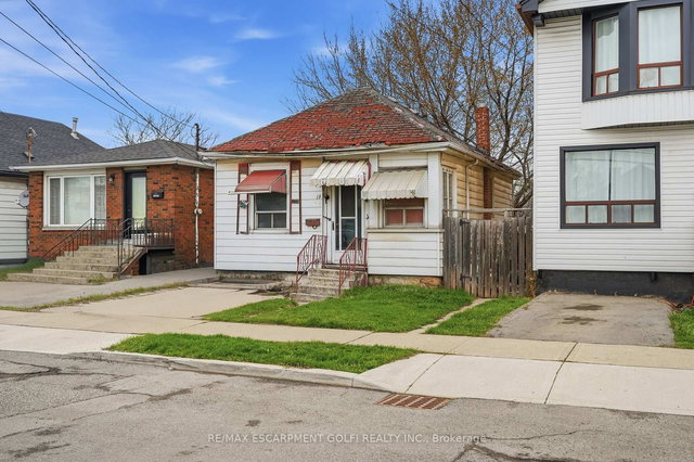 19 Vansitmart Avenue