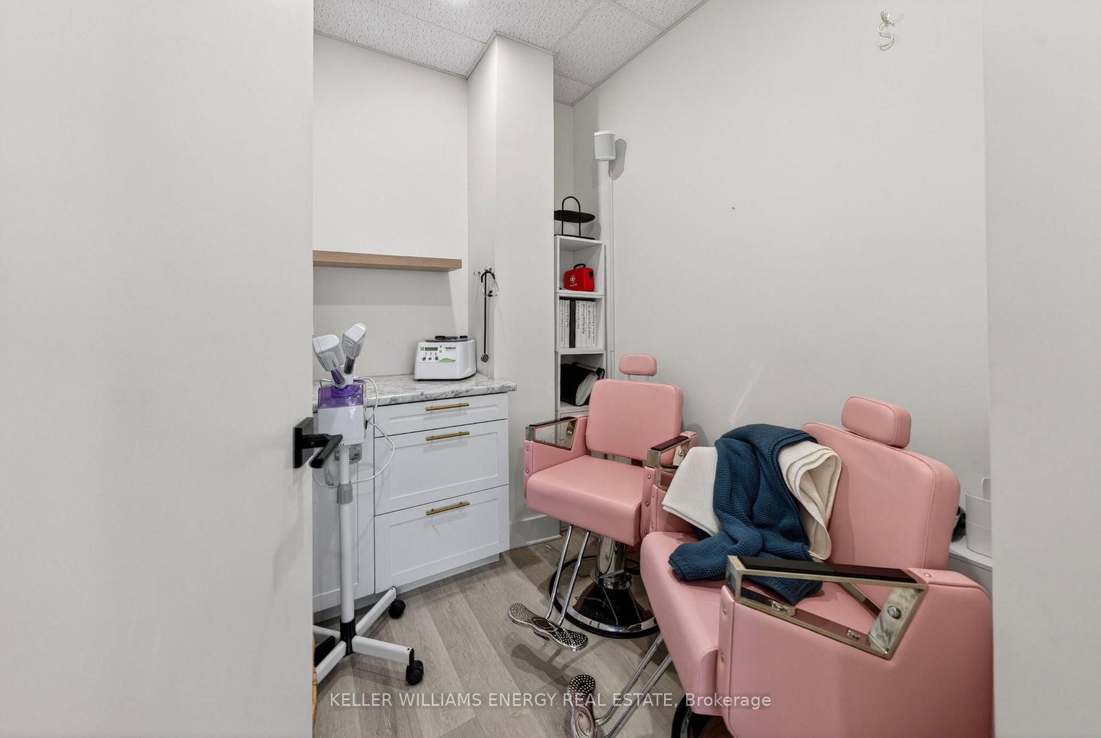 302 Picton Main Street - Photo 16