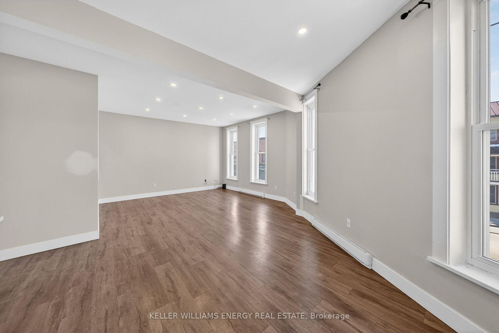 302 Picton Main Street - Photo 18