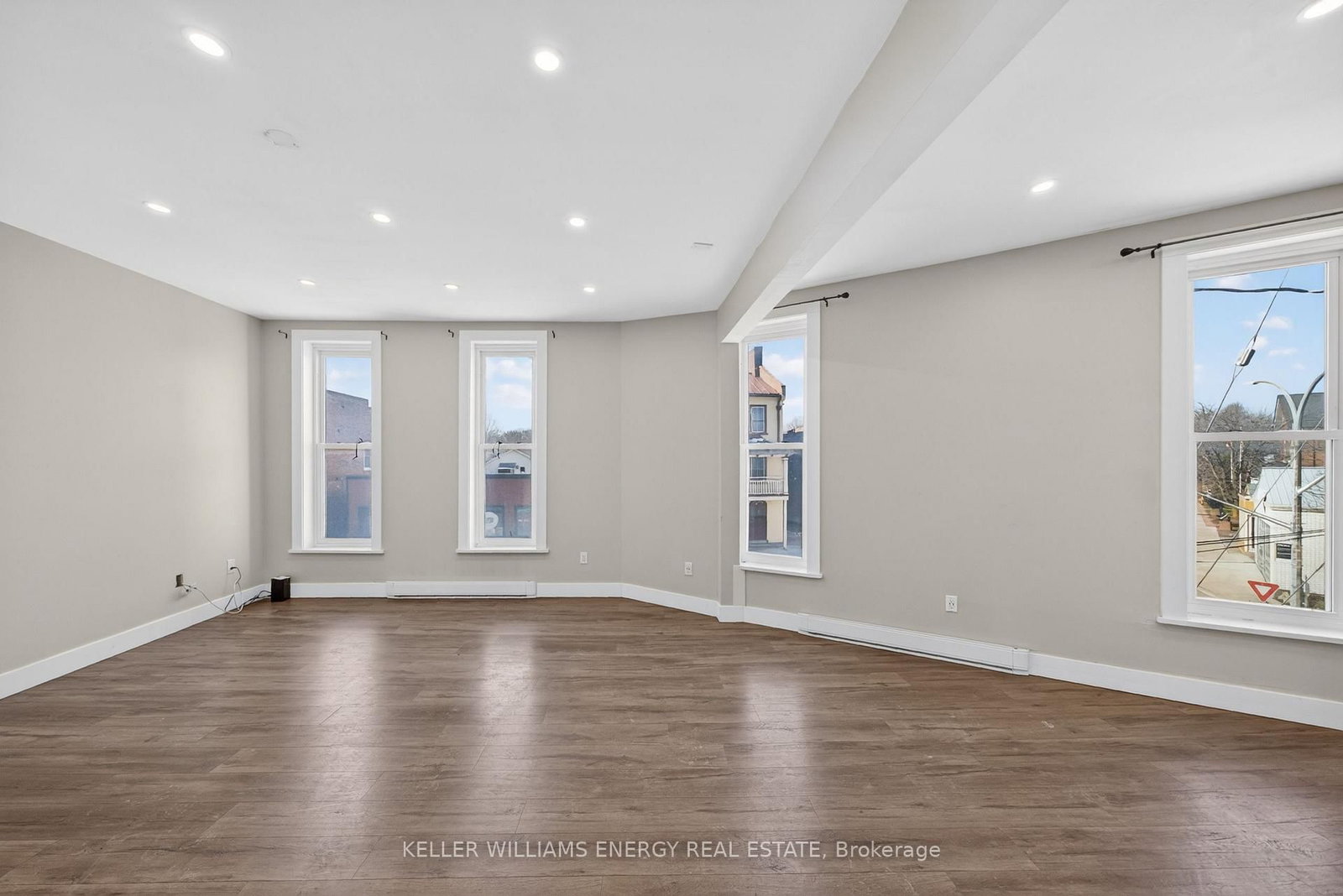 302 Picton Main Street - Photo 22